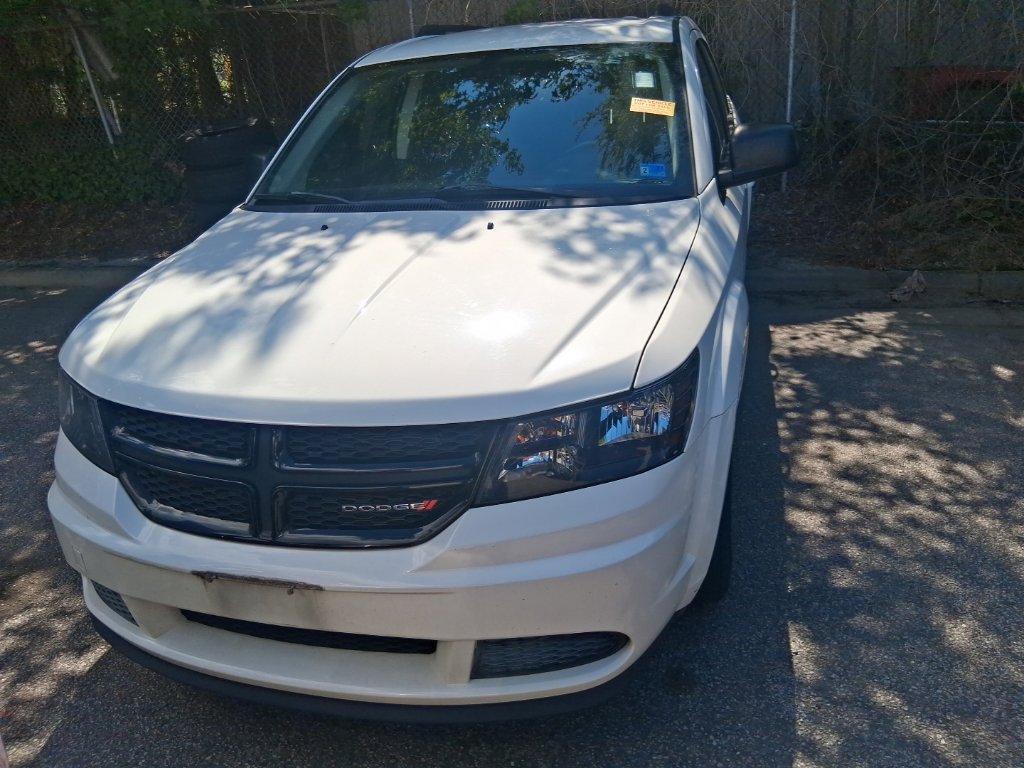 Used 2020 Dodge Journey SE w/ SE Popular Equipment Group FWD image 2