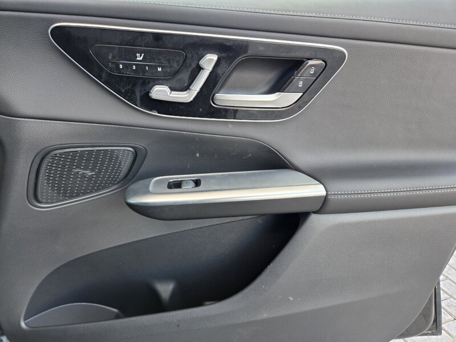 Certified 2023 Mercedes-Benz GLC 300 image 22