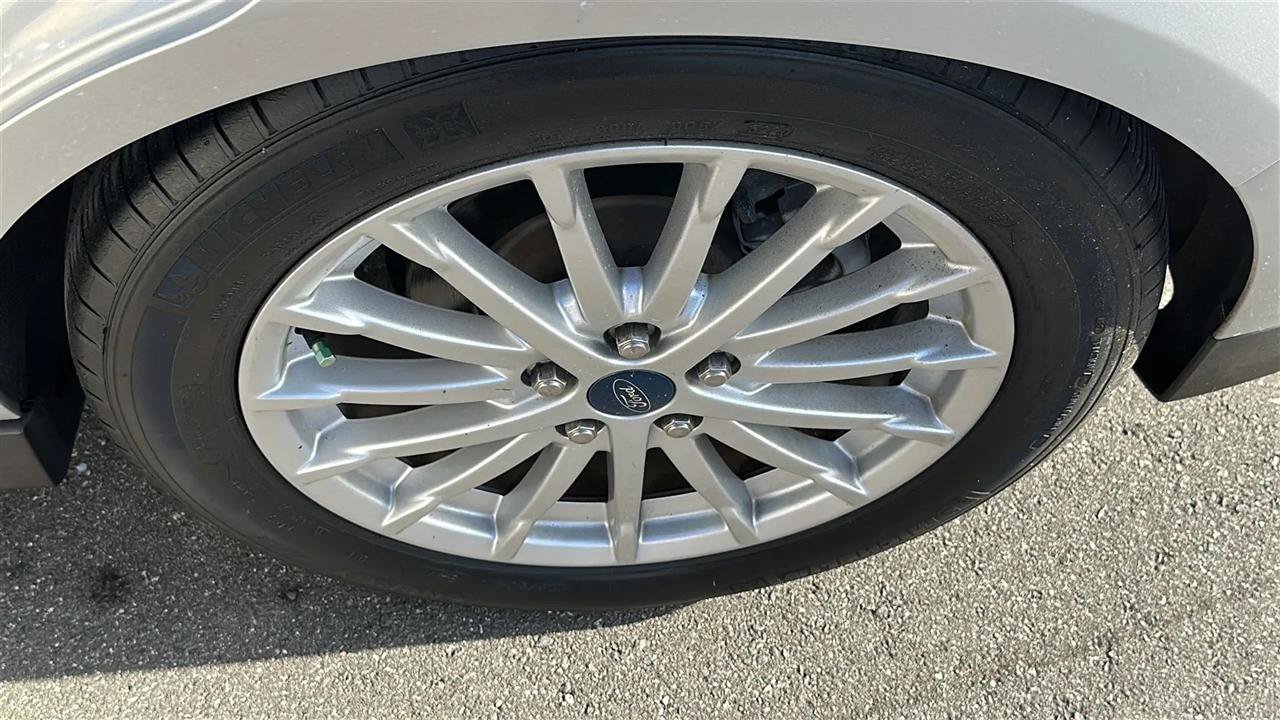 Used 2013 Ford C-MAX SE FWD image 19
