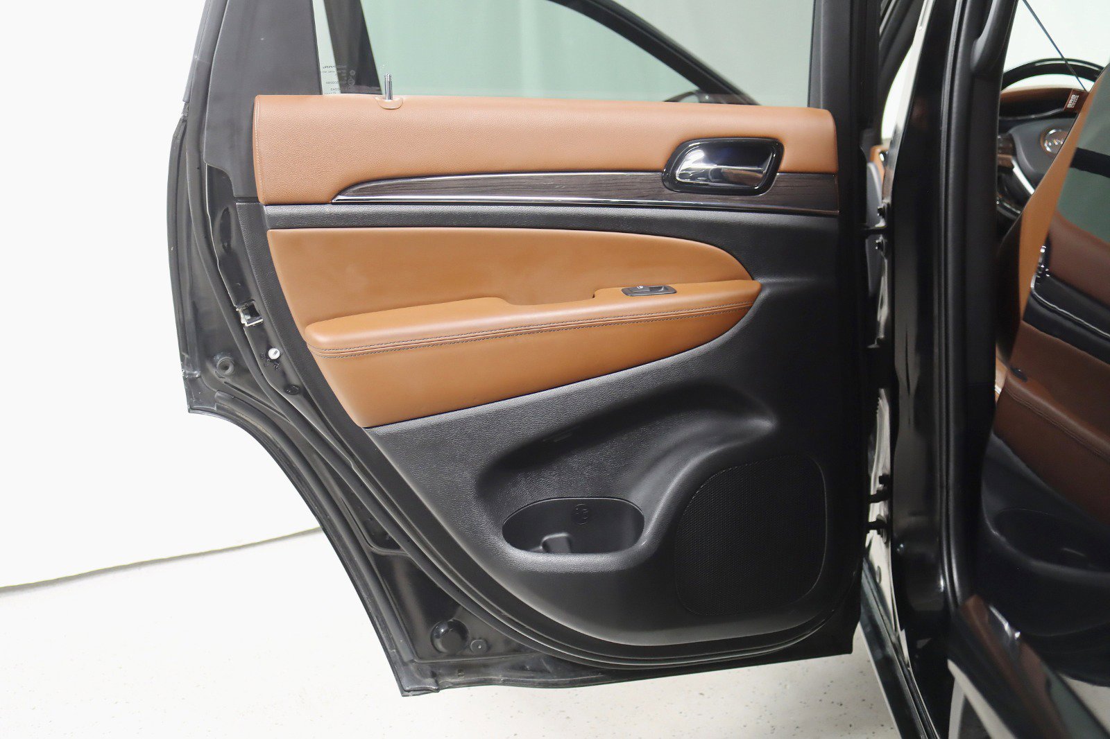 Used 2021 Jeep Grand Cherokee Overland image 34