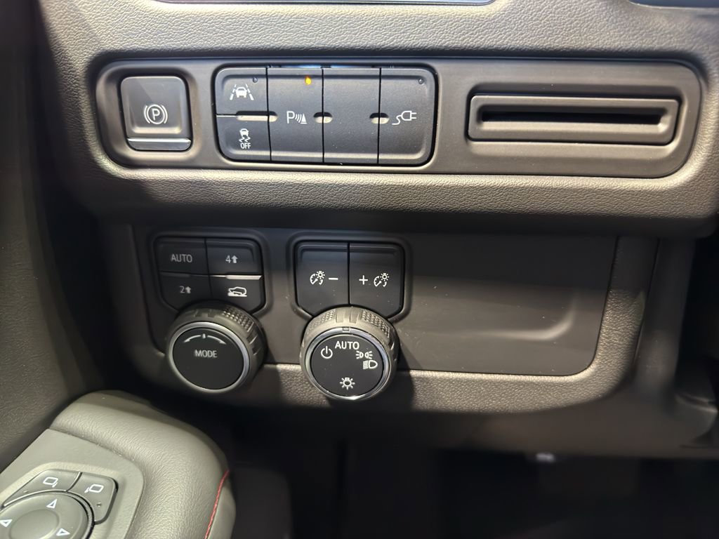 Used 2022 Chevrolet Tahoe RST image 35