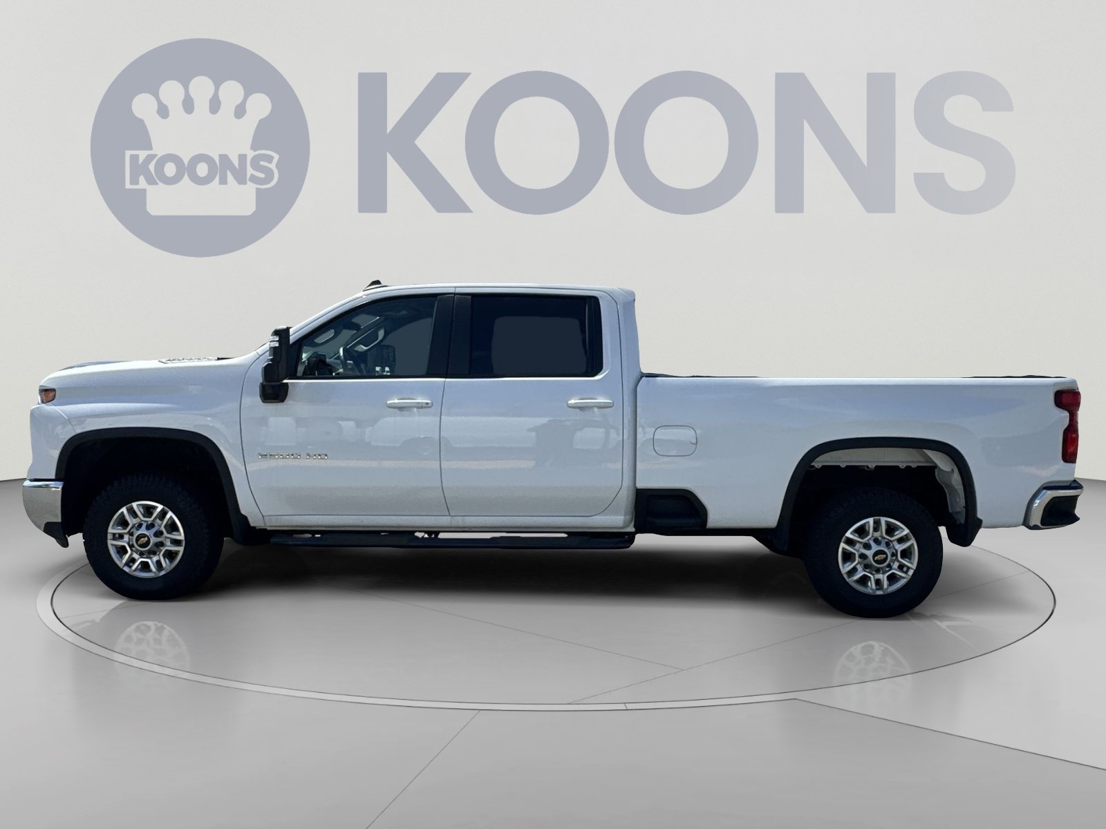 Used 2025 Chevrolet Silverado 2500 LT w/ Convenience Package AWD/4WD image 2