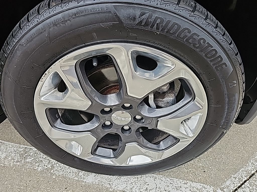 Certified 2019 Jeep Compass Limited w/ Safety & Security Group image 4