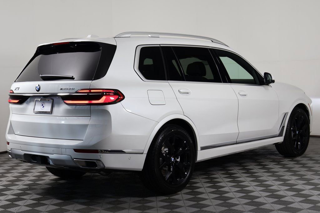 New 2026 BMW X7 xDrive40i w/ Premium Package image 2