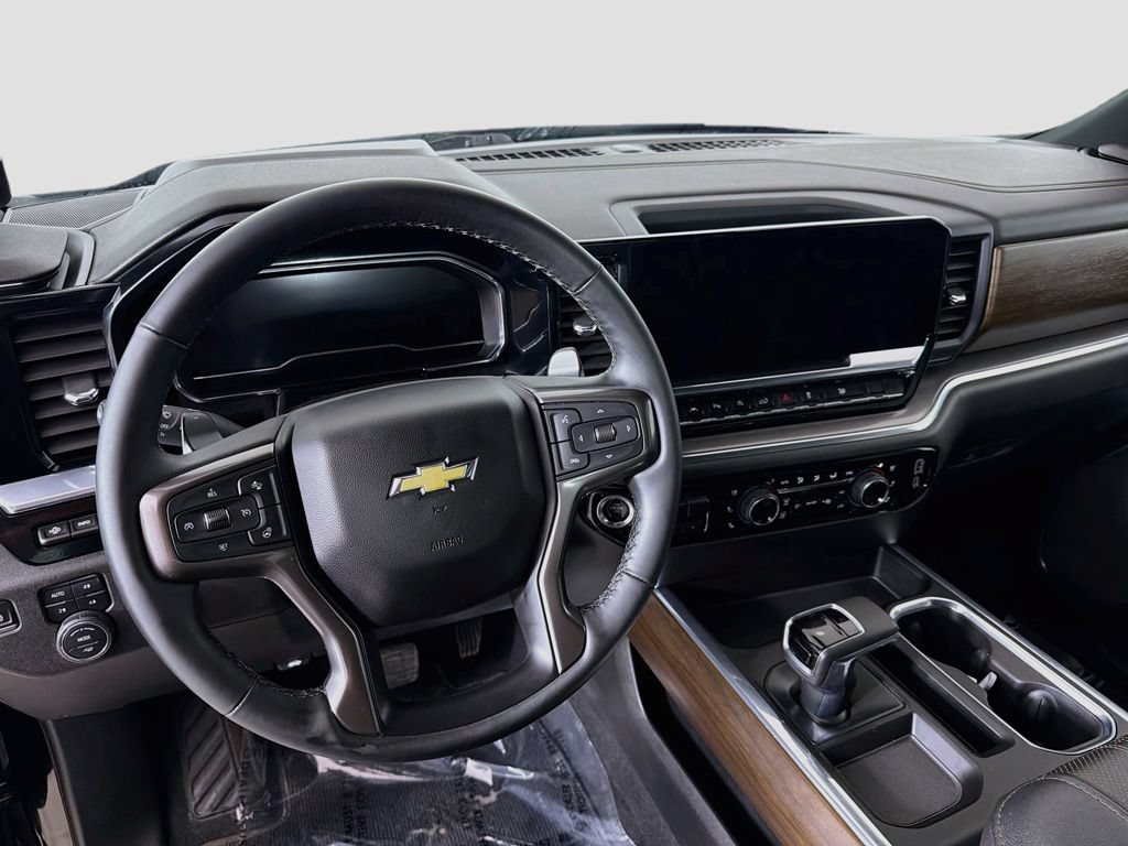 Used 2024 Chevrolet Silverado 1500 High Country w/ Technology Package AWD/4WD image 23