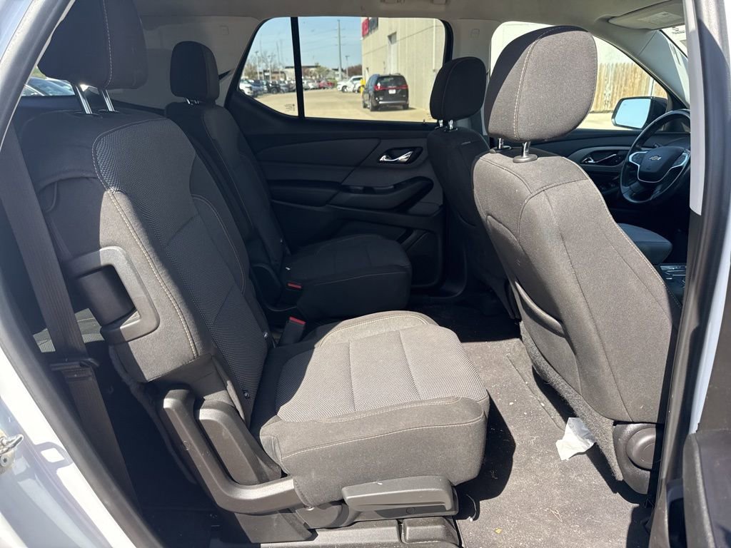Used 2019 Chevrolet Traverse LT w/ LPO, Blackout Package AWD/4WD image 6