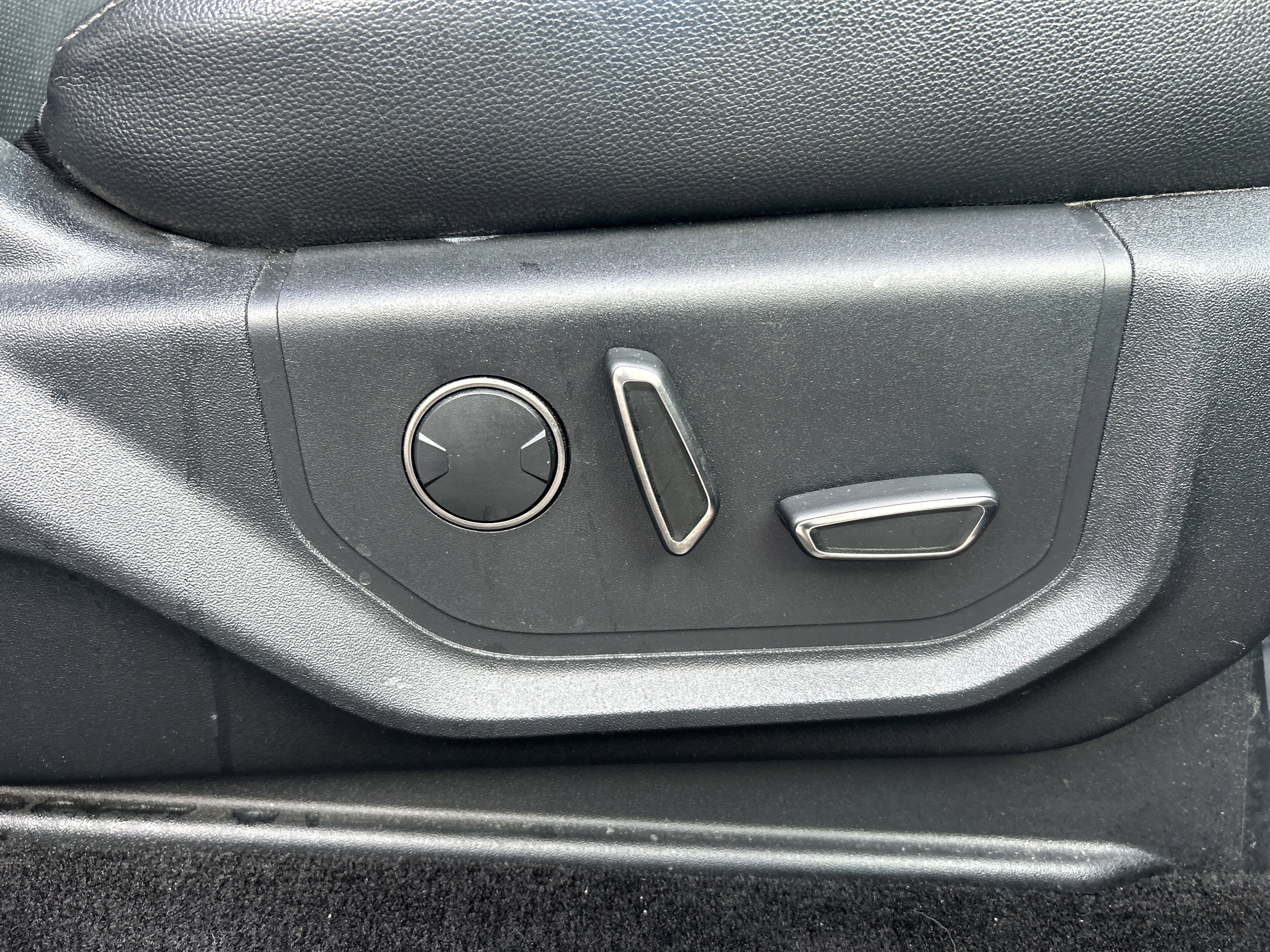 Used 2018 Ford F150 Raptor w/ Equipment Group 802A Luxury image 28