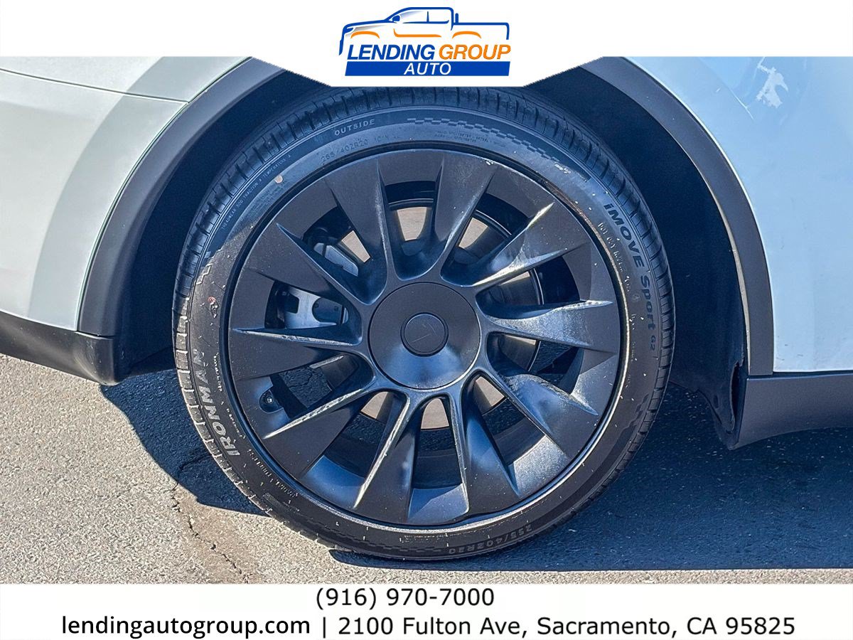 Used 2023 Tesla Model Y Long Range AWD/4WD image 9