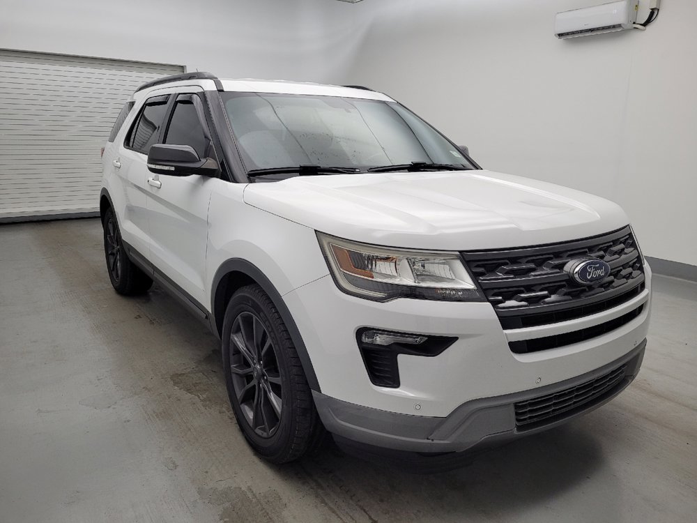 Used 2018 Ford Explorer XLT w/ Equipment Group 202A FWD image 13