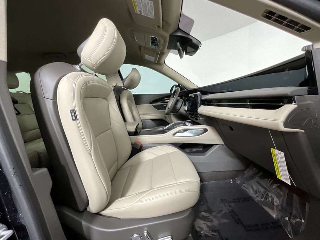 Used 2025 Lincoln Nautilus Premier AWD/4WD image 20