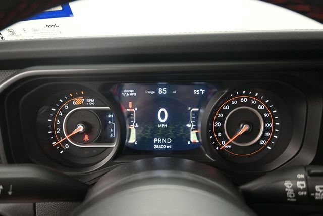 Used 2025 Jeep Wrangler Unlimited Rubicon AWD/4WD image 16