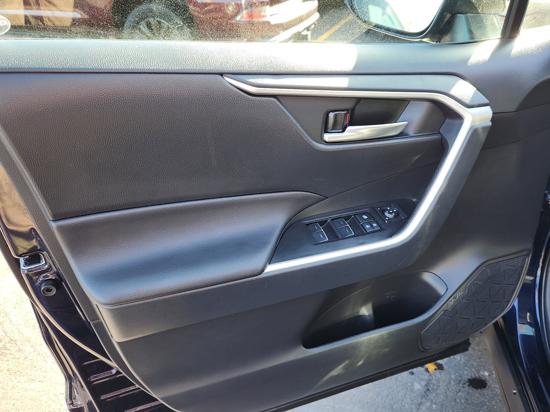 Certified 2025 Toyota RAV4 XLE image 11