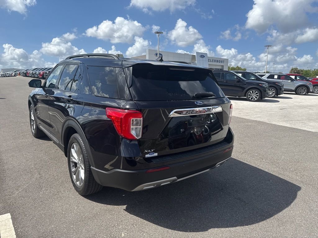 Used 2023 Ford Explorer XLT w/ Equipment Group 202A image 3