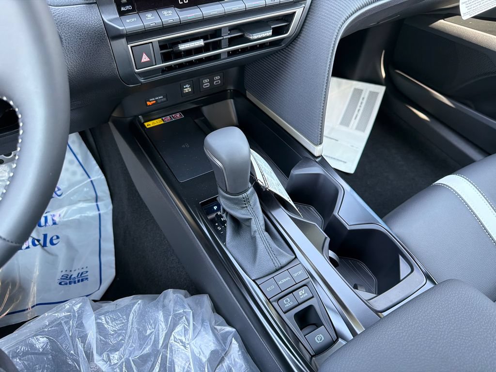 New 2026 Toyota Camry Hybrid FWD image 30