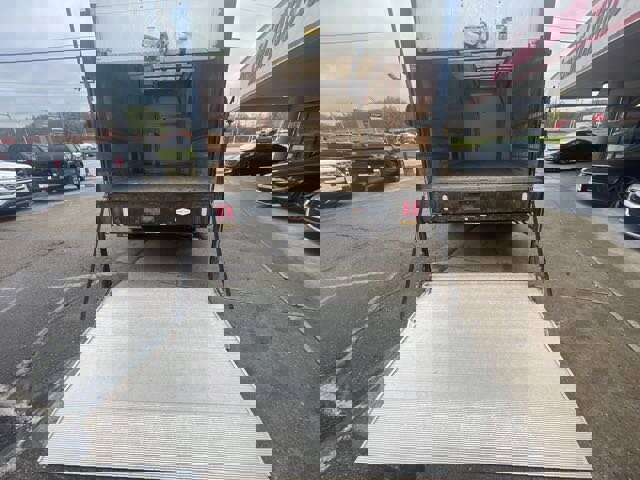 Used 2018 Chevrolet Express 4500 Extended w/ Driver Convenience Package RWD image 24