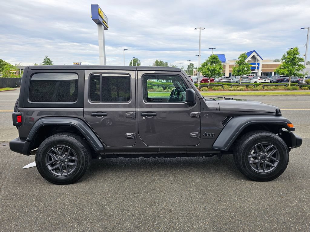 Used 2024 Jeep Wrangler Unlimited Sport AWD/4WD image 4