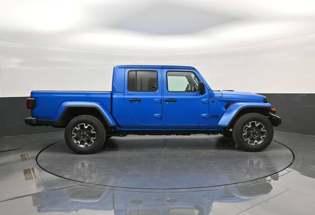 Used 2025 Jeep Gladiator Sport AWD/4WD image 9