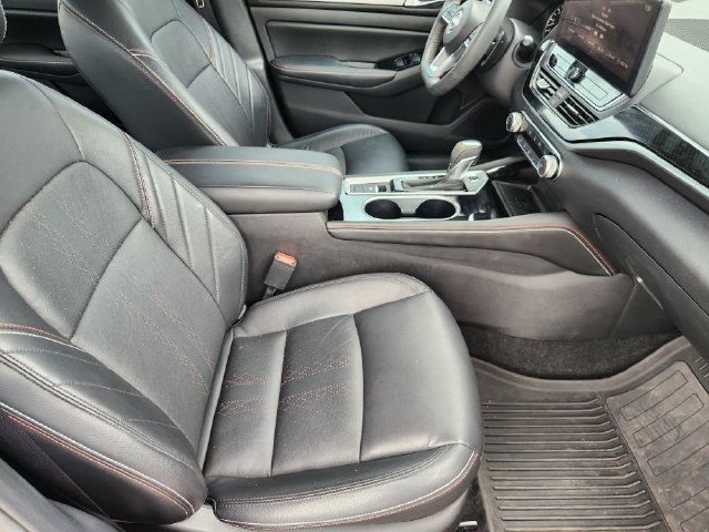 Used 2024 Nissan Altima 2.5 SR w/ SR Premium Package AWD/4WD image 13
