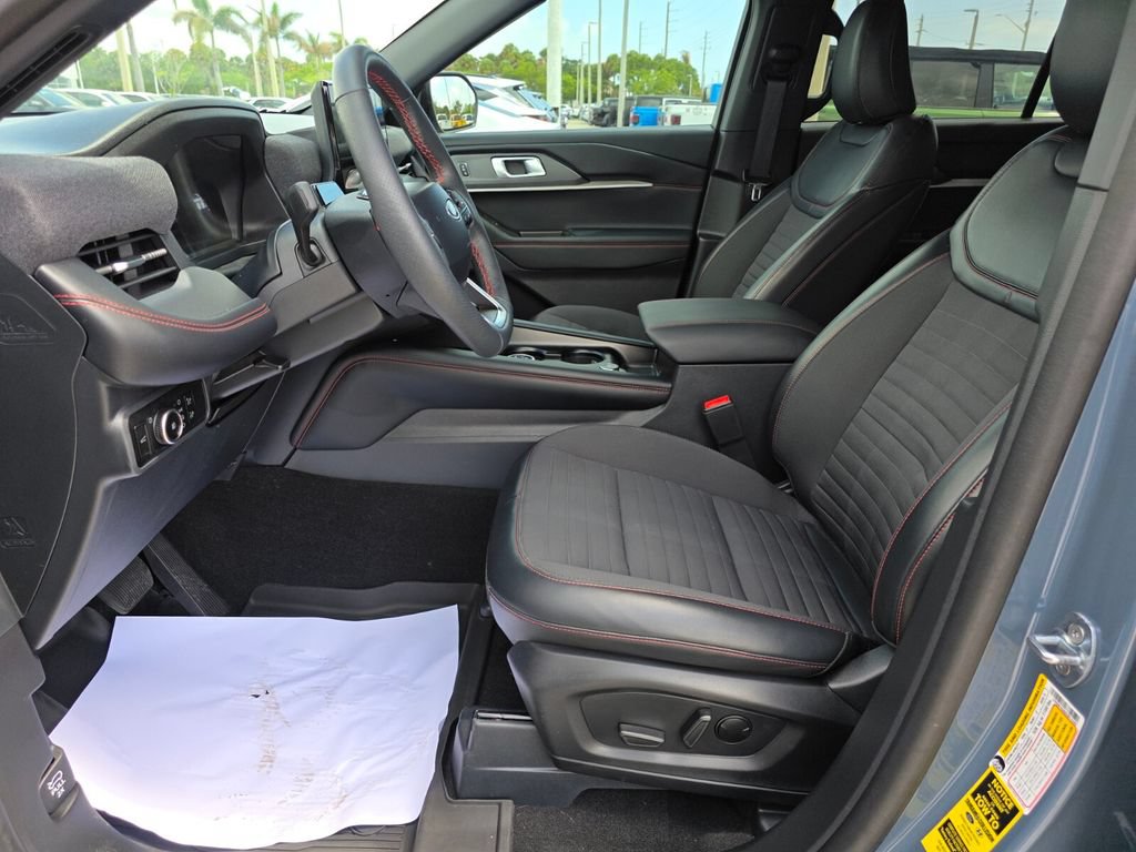 Used 2025 Ford Explorer ST-Line RWD image 29