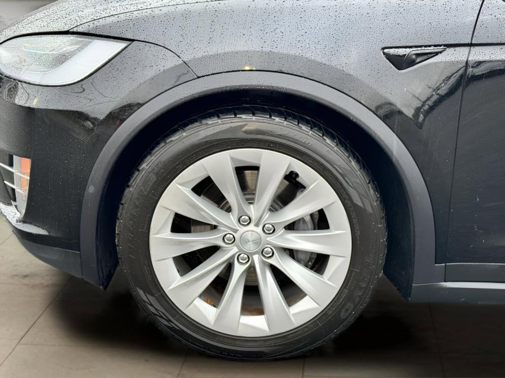 Used 2017 Tesla Model X 75D image 35