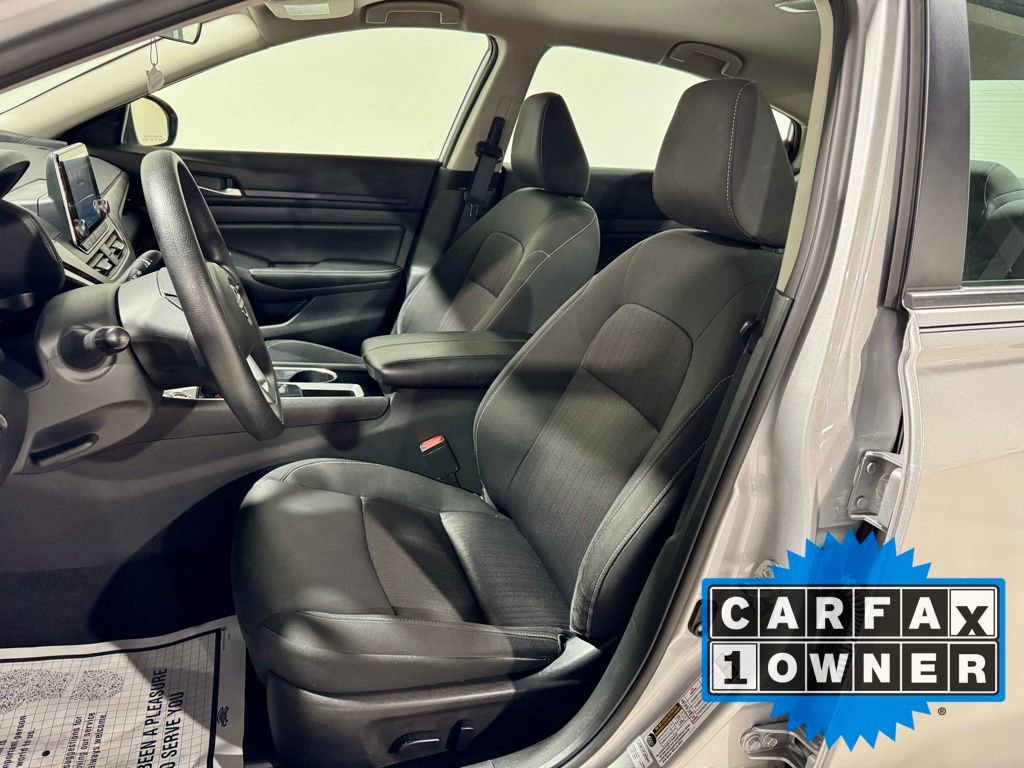 Used 2024 Nissan Altima 2.5 SV image 2