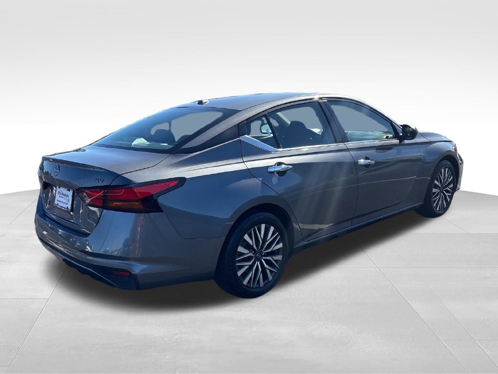 Used 2024 Nissan Altima 2.5 SV FWD image 5