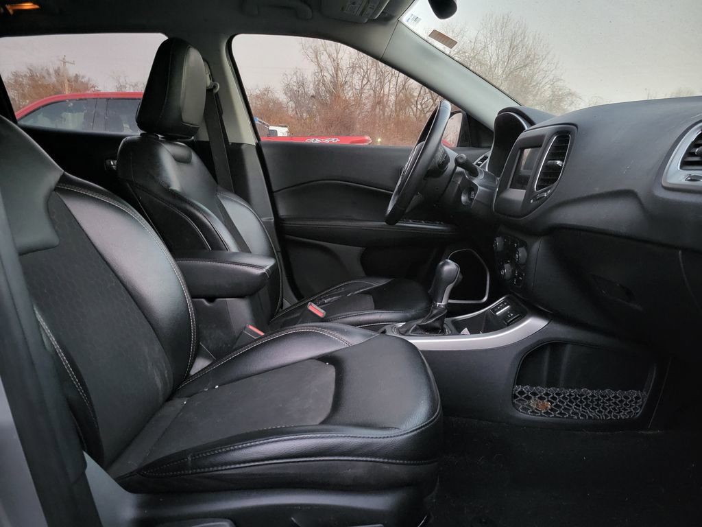 Used 2018 Jeep Compass Latitude w/ Popular Equipment Group image 8