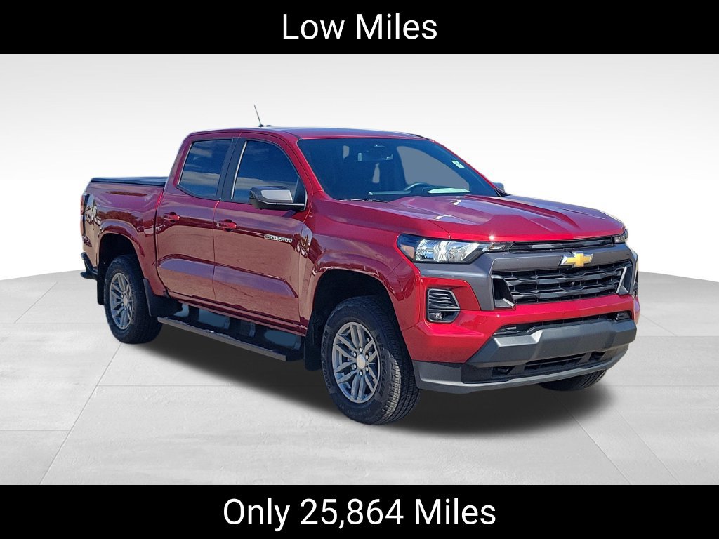 Used 2024 Chevrolet Colorado LT w/ LT Convenience Package II AWD/4WD image 2