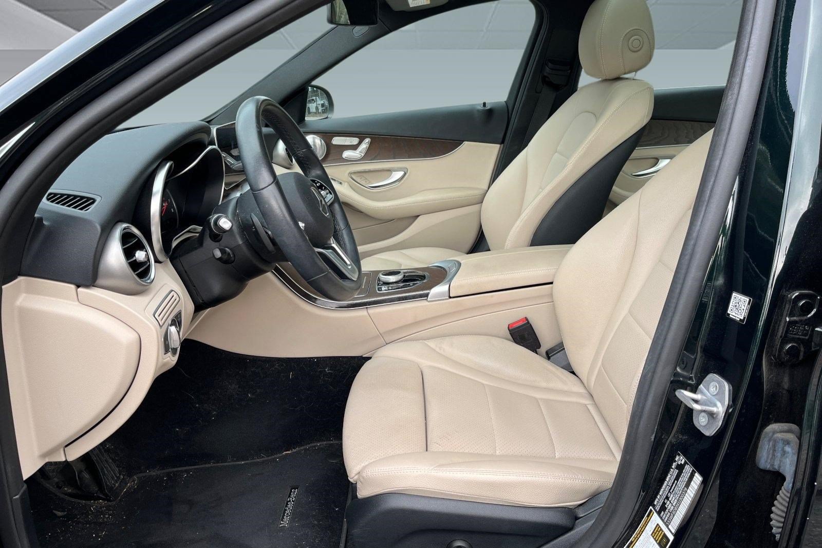 Used 2019 Mercedes-Benz C 300 Sedan image 3