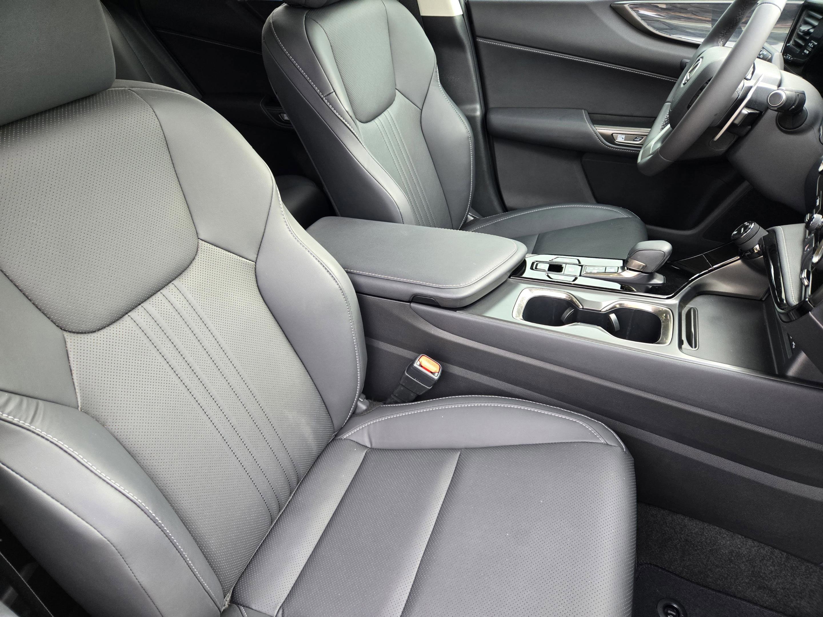 Used 2024 Lexus NX 250 FWD w/ Towing Package (2000 Lbs) image 10