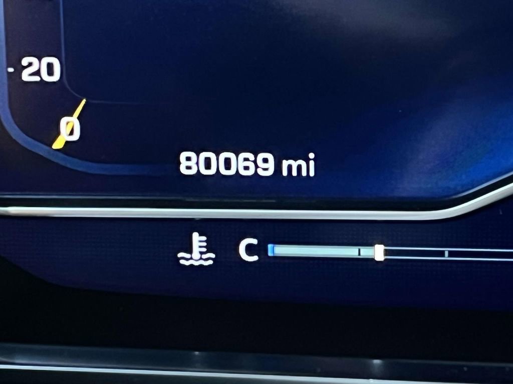 Used 2022 Chevrolet Tahoe LT w/ Luxury Package image 24