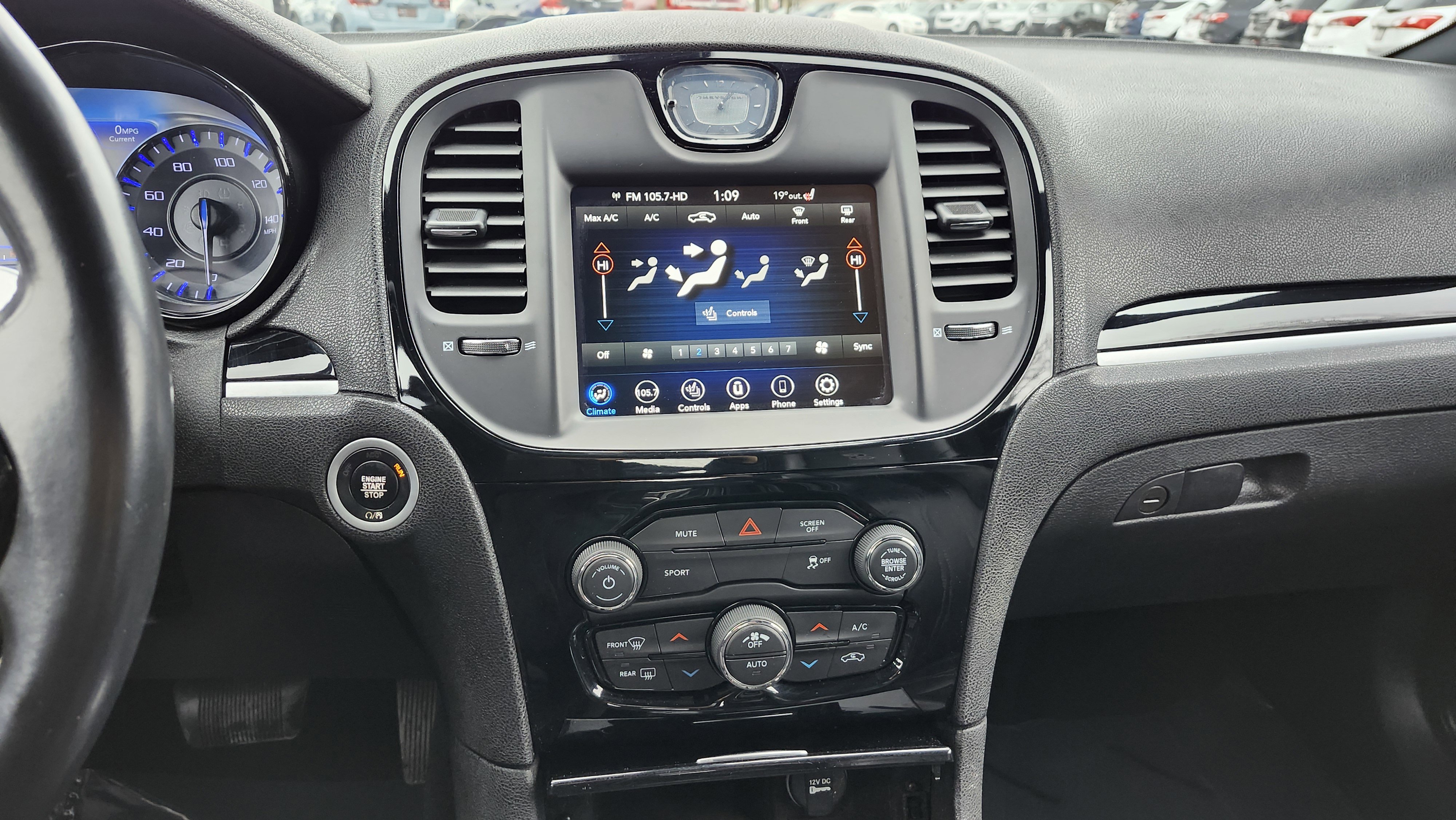 Used 2020 Chrysler 300 S image 31