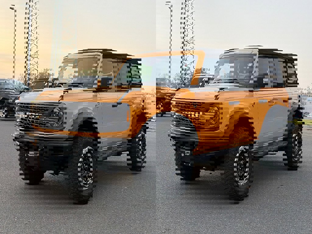 Used 2022 Ford Bronco Badlands image 6