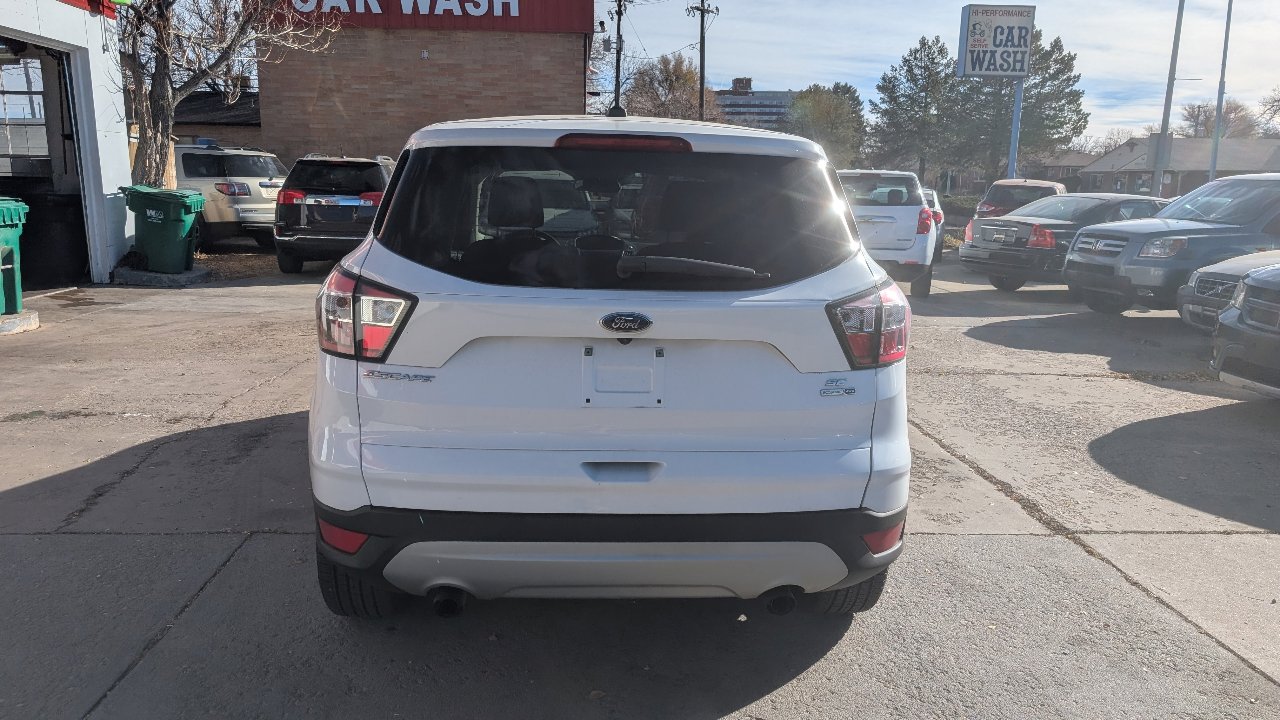 Used 2017 Ford Escape SE image 6