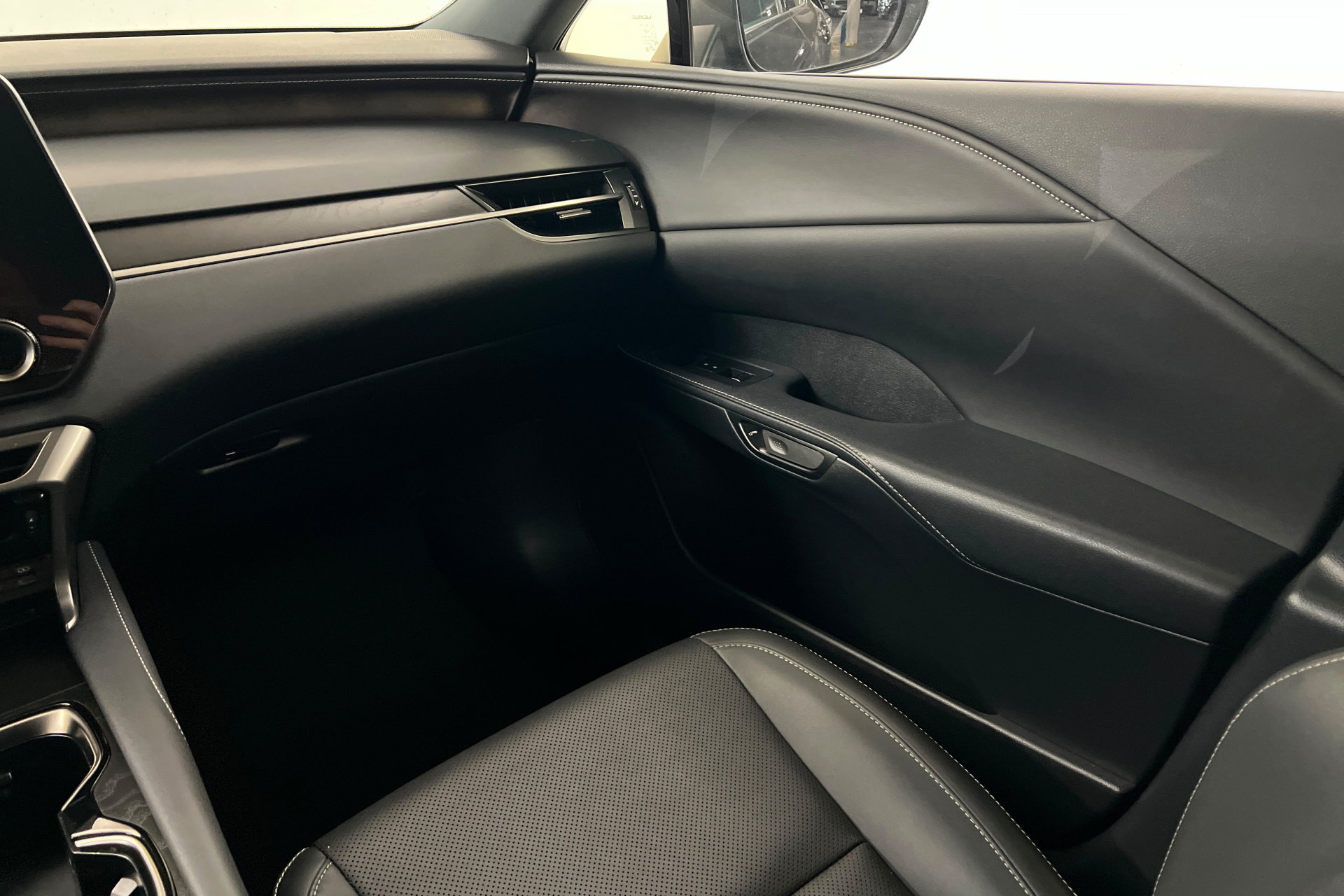Used 2024 Lexus RX 350 Premium w/ Cold Area Package FWD image 11
