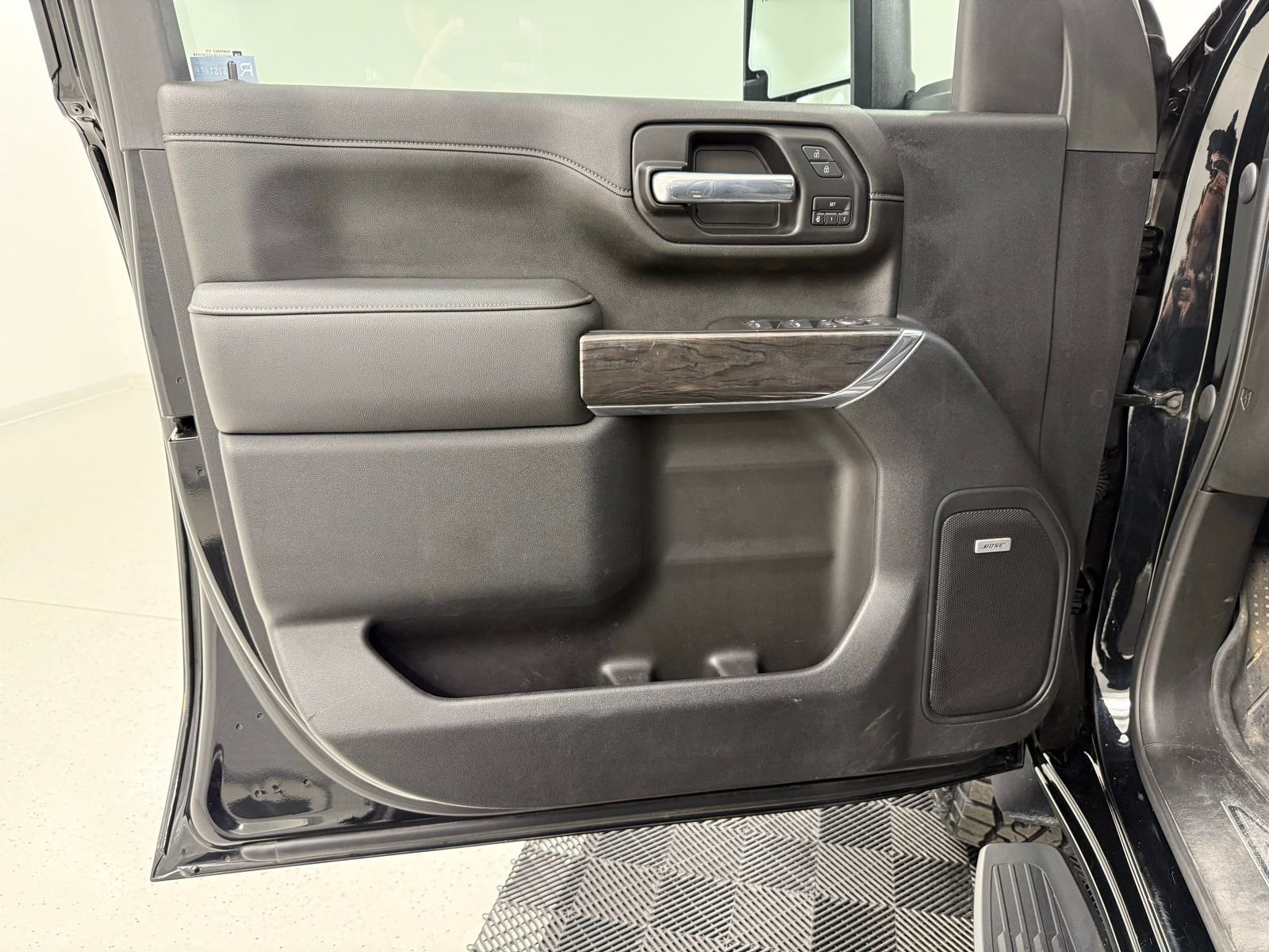 Used 2021 Chevrolet Silverado 2500 LTZ w/ LTZ Plus Package image 15