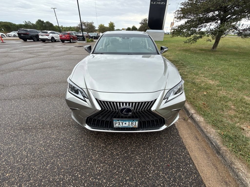 Used 2019 Lexus ES 300h FWD image 2