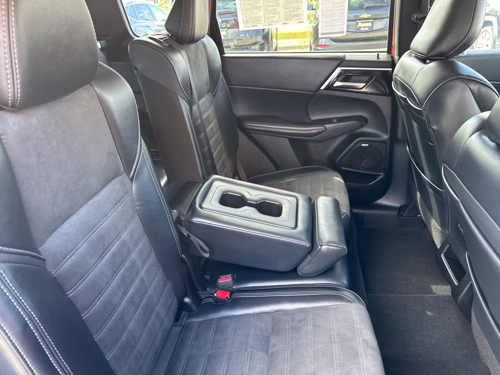 Used 2025 Mitsubishi Outlander SE AWD/4WD image 24