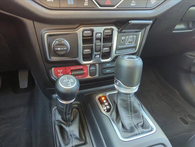 Used 2025 Jeep Wrangler Willys image 11