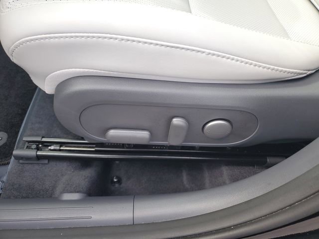 Used 2025 Hyundai Kona Limited image 17