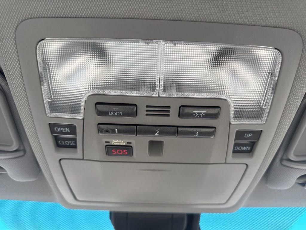 Used 2017 Toyota Camry XLE image 20