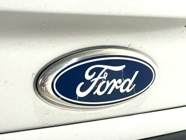 Used 2011 Ford Fiesta SE w/ Super Fuel Economy Pkg FWD image 16