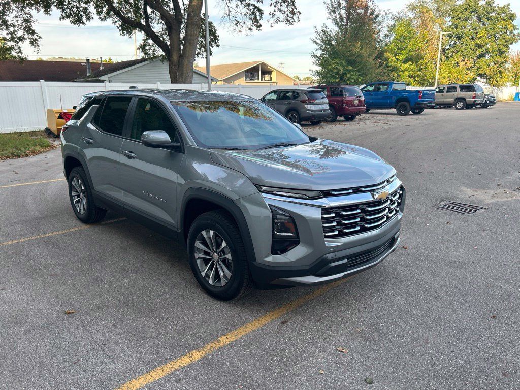 Used 2026 Chevrolet Equinox LT w/ Convenience Package II AWD/4WD image 4
