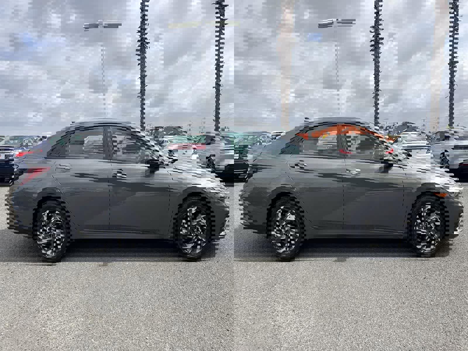 Certified 2025 Hyundai Elantra Sport image 3