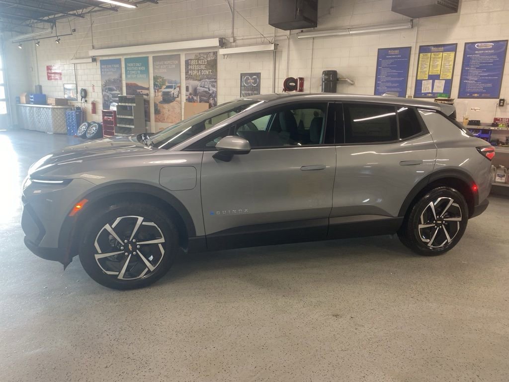 New 2026 Chevrolet Equinox EV LT image 4