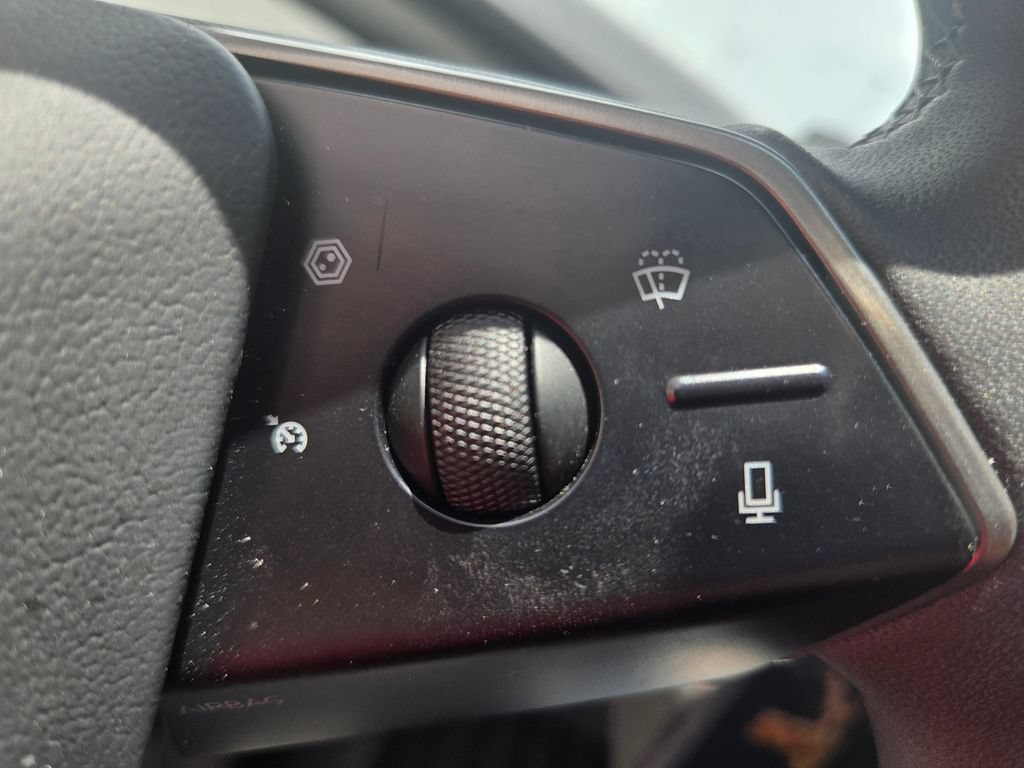 Used 2024 Tesla Cybertruck AWD Crew Cab image 39