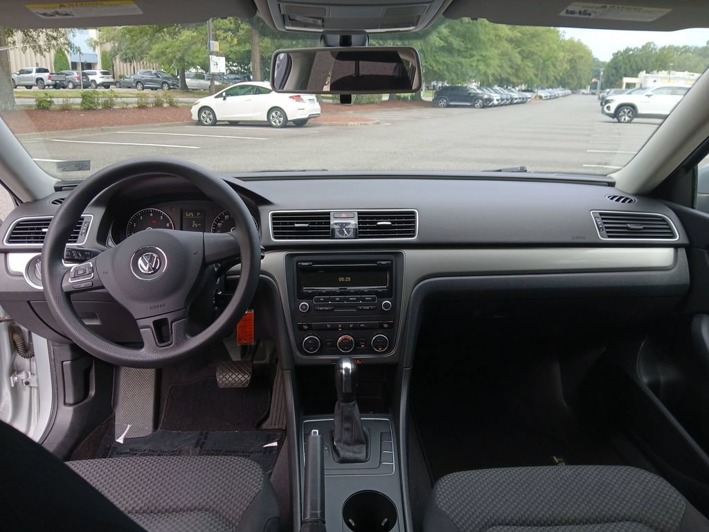 Used 2012 Volkswagen Passat 2.5 S FWD image 12