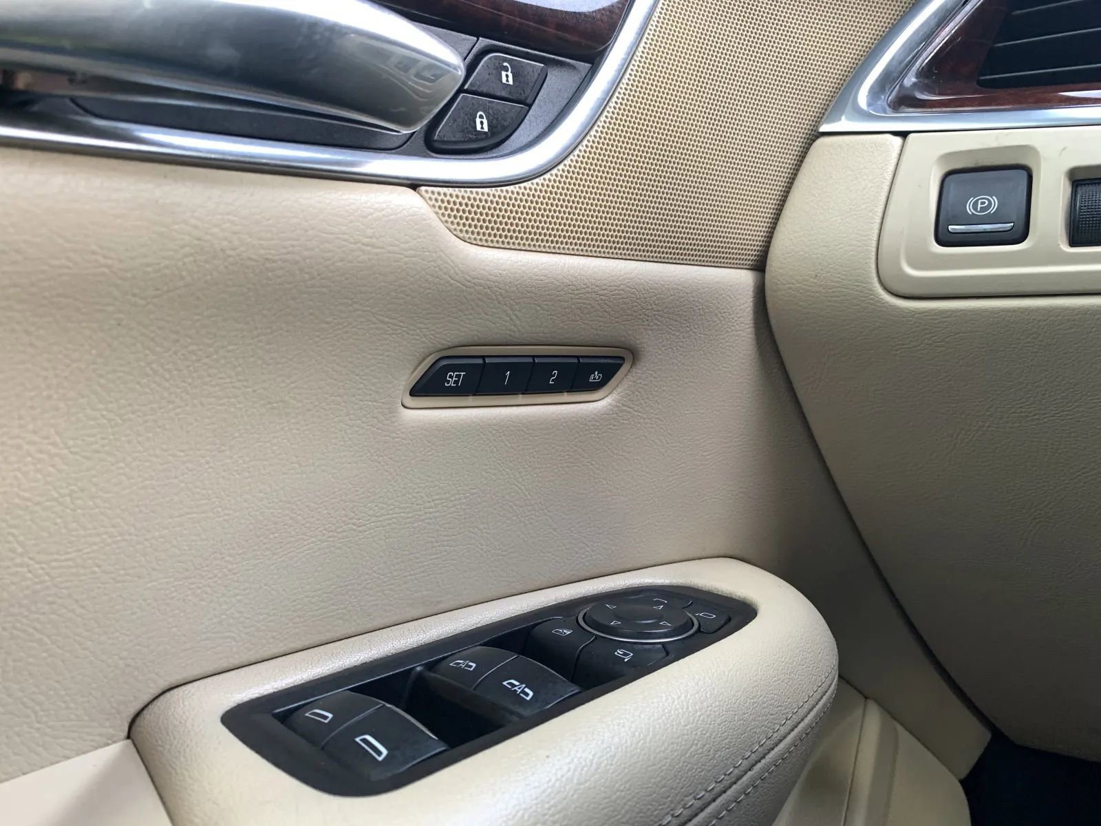 Used 2017 Cadillac XT5 Premium Luxury image 26