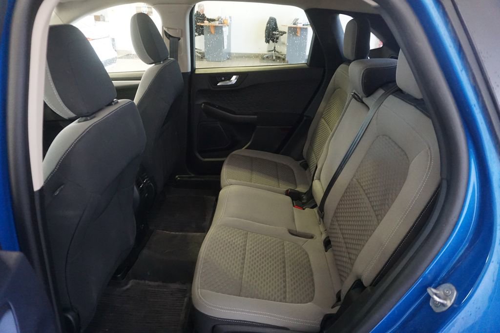 Used 2020 Ford Escape SE image 19
