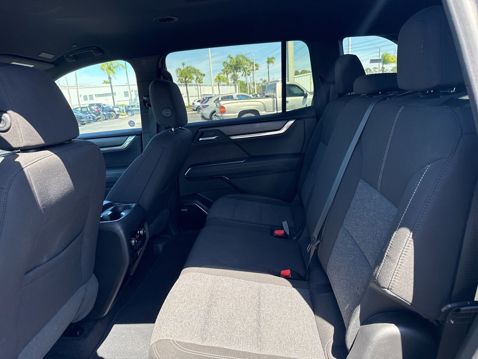 Used 2025 GMC Acadia Elevation image 10